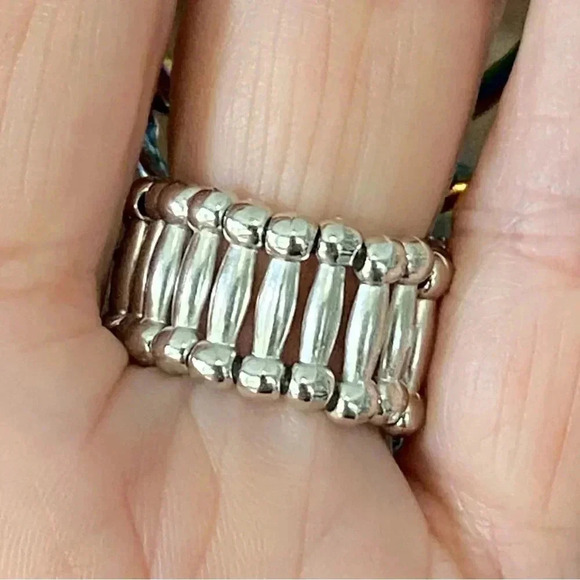 Fun Cool Gothic Spooky Halloween Crystal Spider Stretch Ring New - Picture 5 of 5